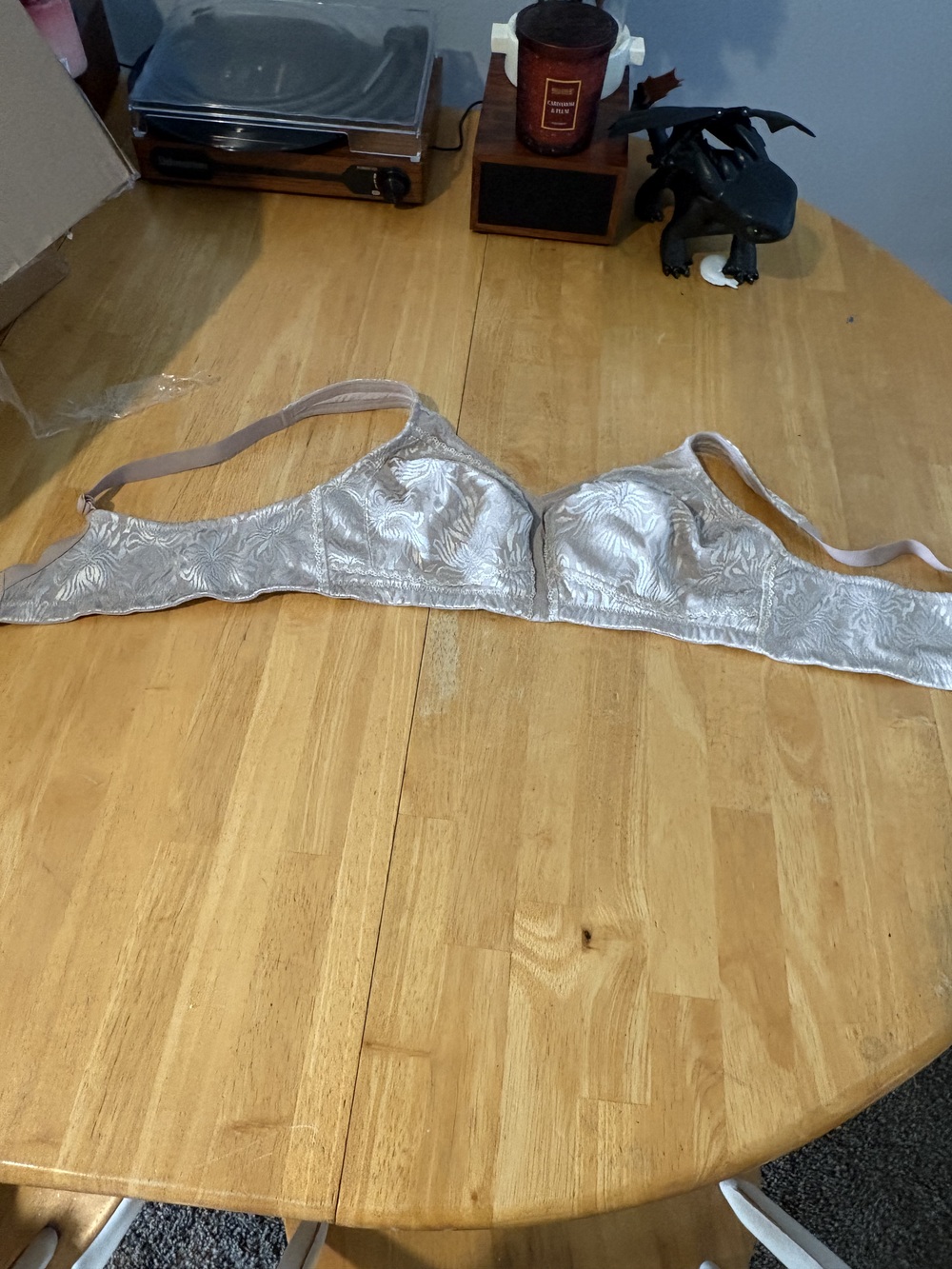 Women's Floral Satin Wireless Bra Tan Size 44B Unlined Unpadded Support